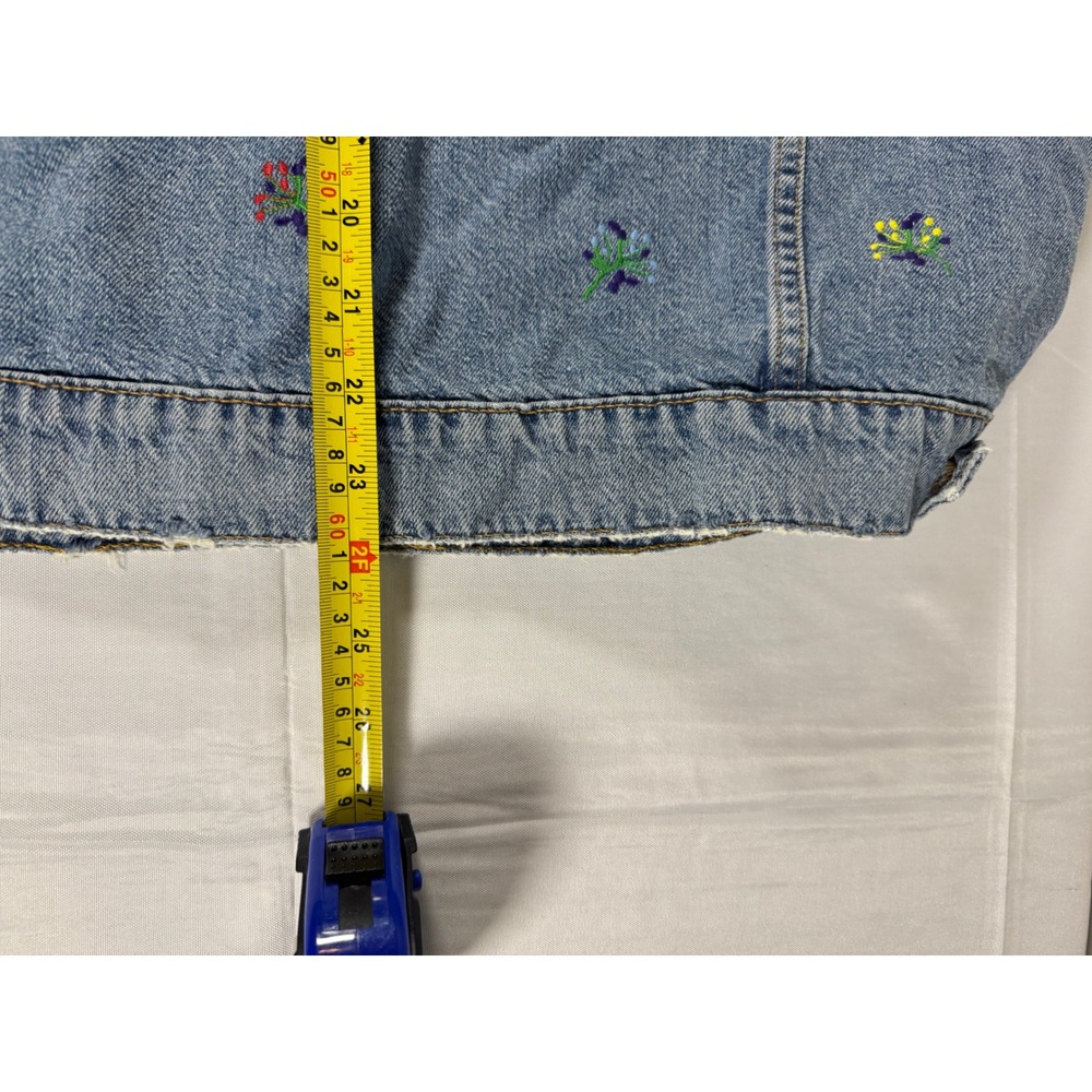 THE GREAT. Embroidered Floral Denim Jacket Light Wash Distressed Raw Hem Size 2 - Picture 5 of 6